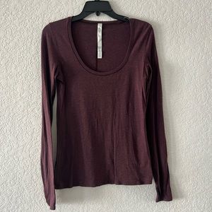 Lululemon women’s long sleeve shirt. Size 6. Purple / maroon color